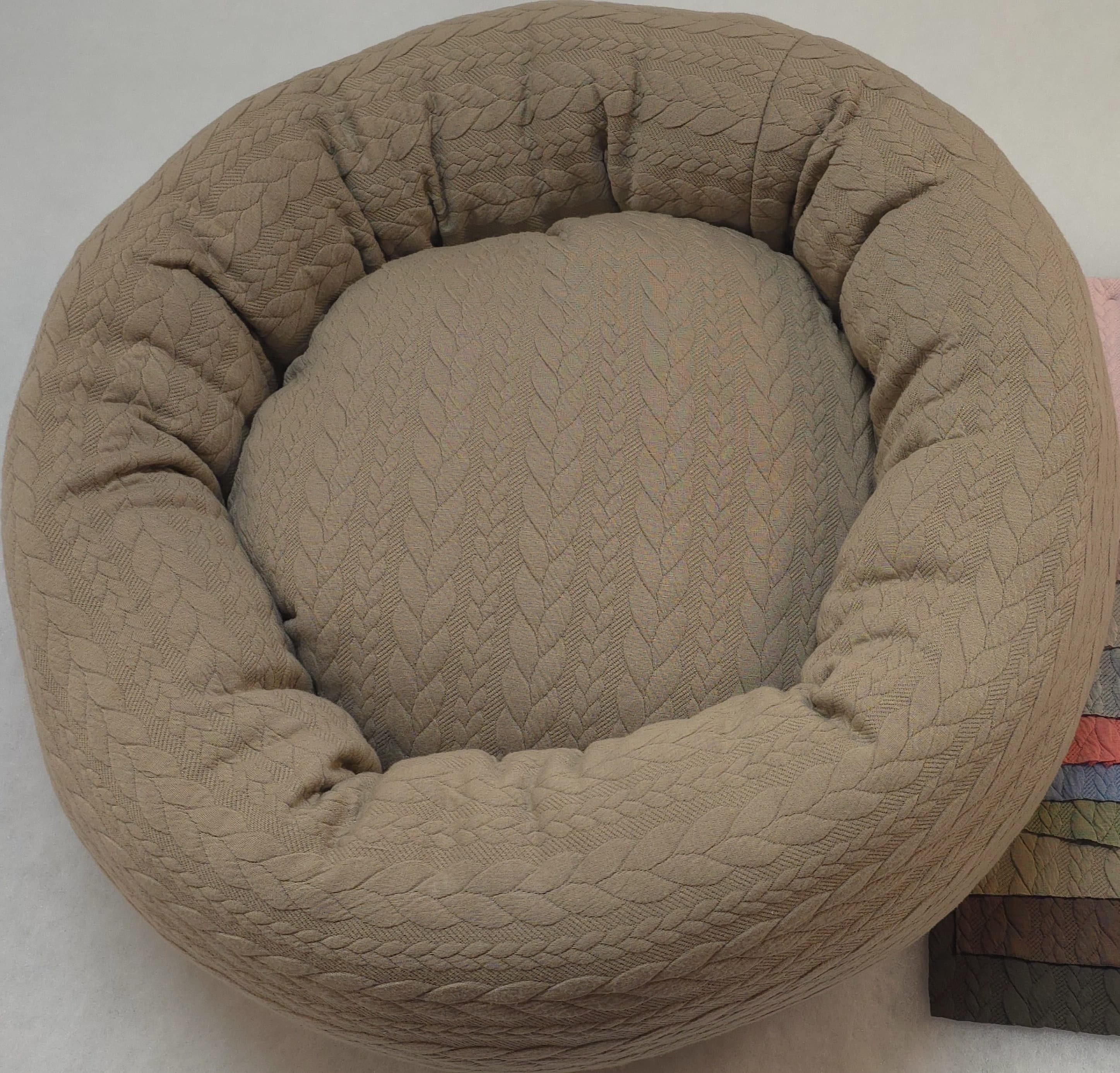 Corbeille ronde doudou tissu doux à reliefs beige+ coussin tissu à reliefs beige
